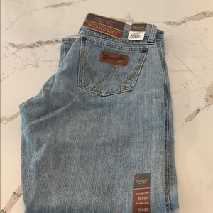 Wrangler Men's Denim Blue Relaxed Jeans